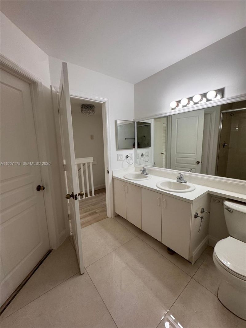16747 Hemingway Dr , Weston, FL 33326 Photo