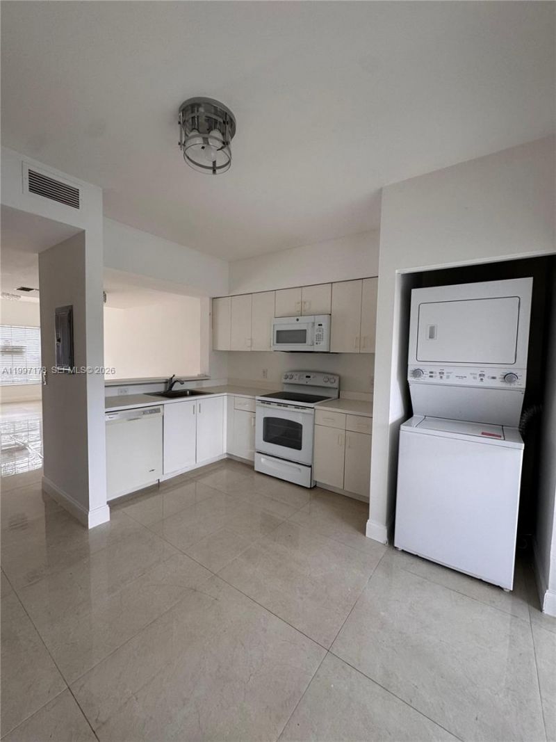 16747 Hemingway Dr , Weston, FL 33326 Photo