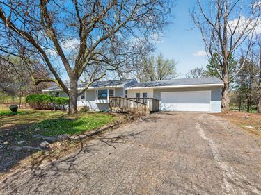 31 Demont Avenue E, Little Canada, MN 55117