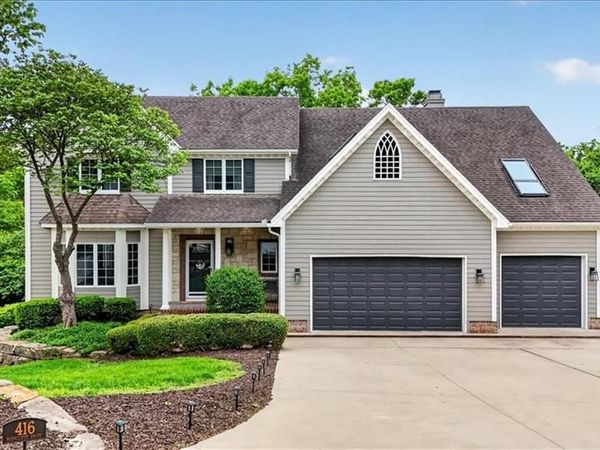 416 NW HIGHCLIFFE Circle, Lee's Summit, MO 64081
