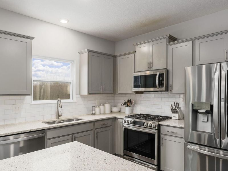 202 Deanscroft Drive , Pickerington, OH 43147 Photo 13