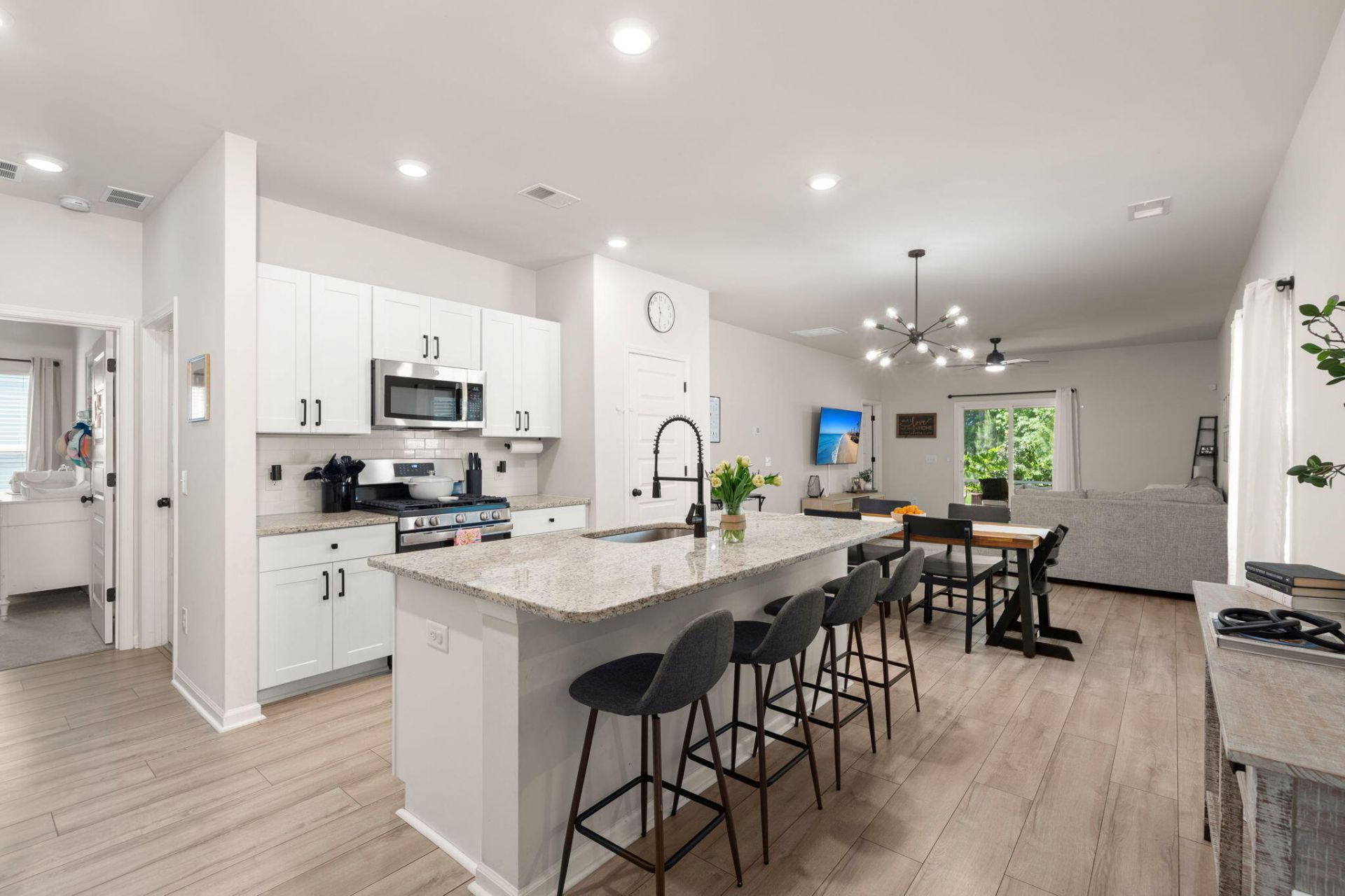 131 Vistawood Drive Photo 5