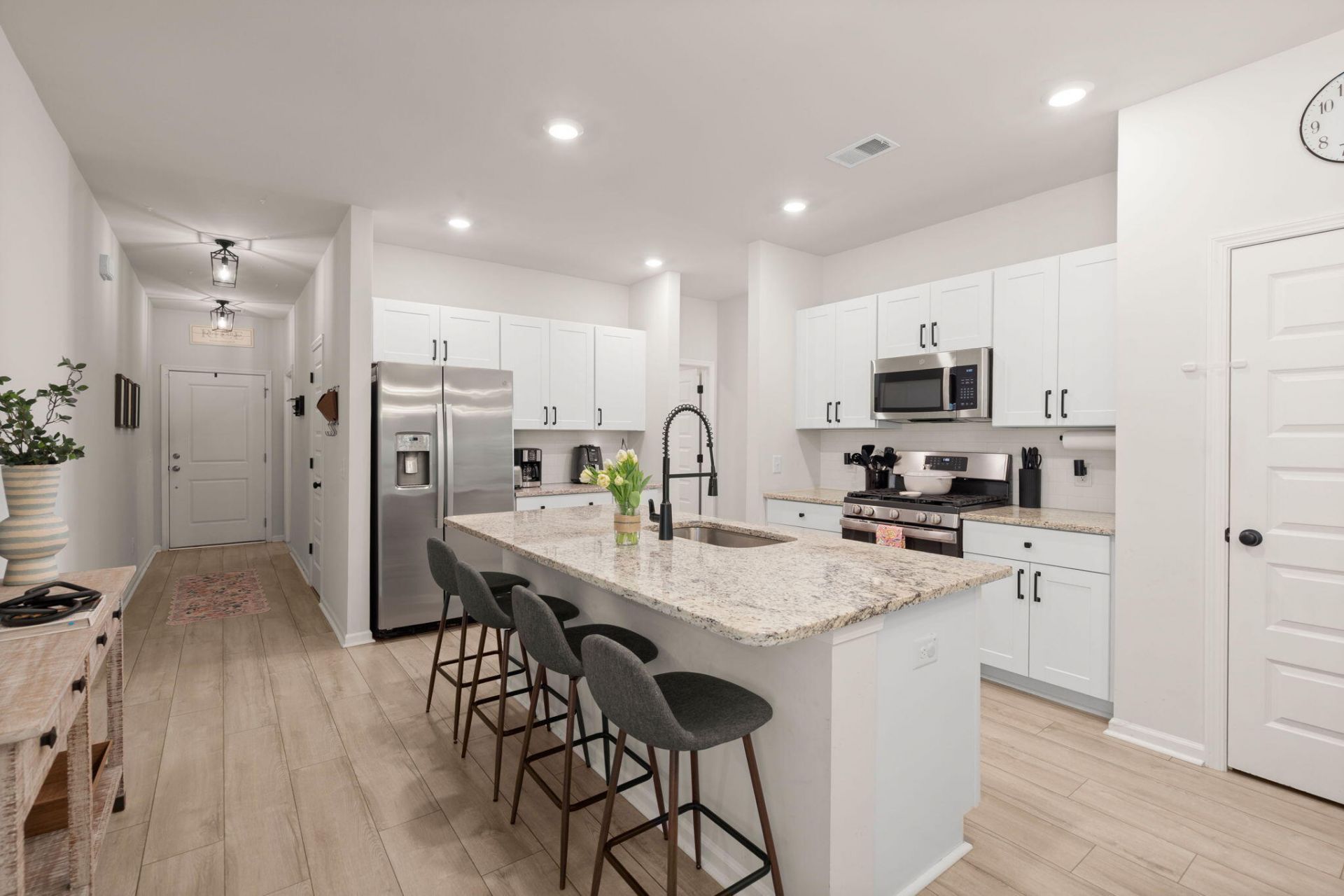 131 Vistawood Drive Photo 6