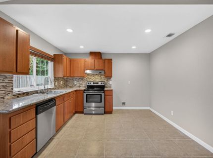4070 Deer Trail Way, Sacramento, CA 95823 Photo