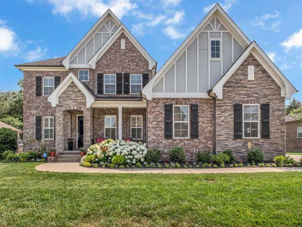 1041 Montrose Dr , Gallatin, TN 37066