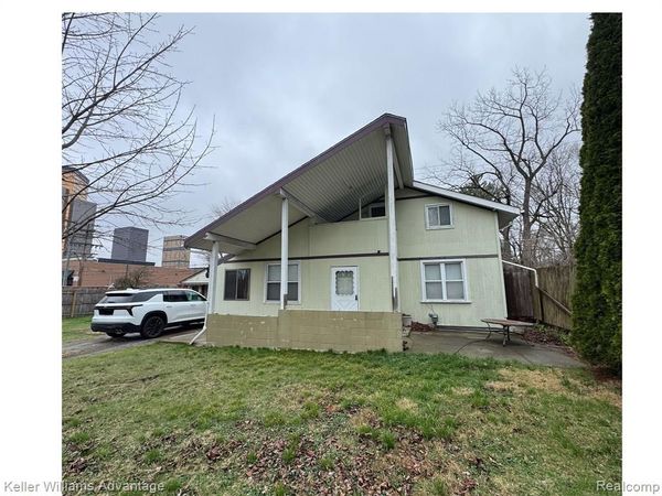 19730 Hilton Drive , Southfield, MI 48075