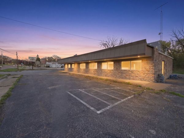 682 Park Avenue , Genoa, IL 60135