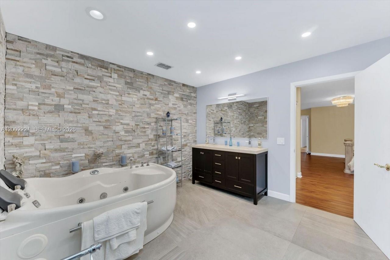 9941 SW 143rd St , Miami, FL 33176 Photo