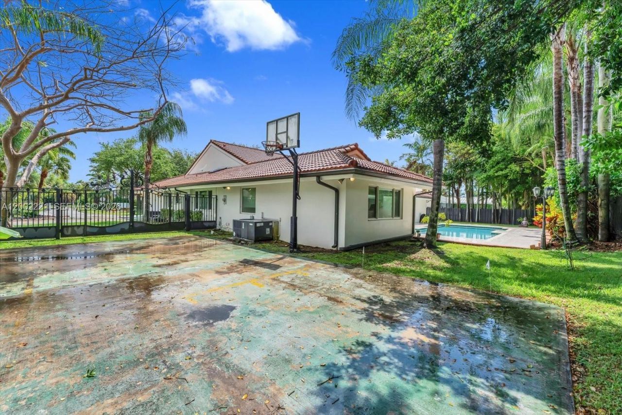 9941 SW 143rd St , Miami, FL 33176 Photo