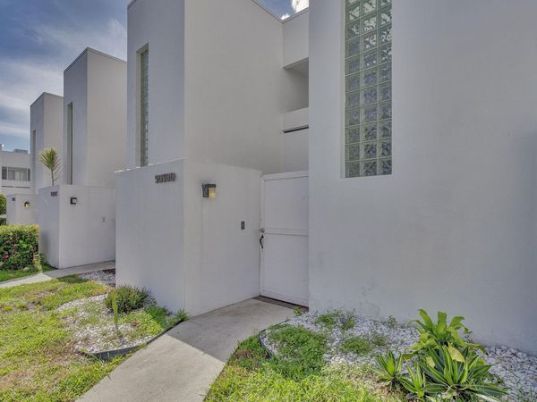 5050 Elmhurst Road, Unit D, West Palm Beach, FL 33417