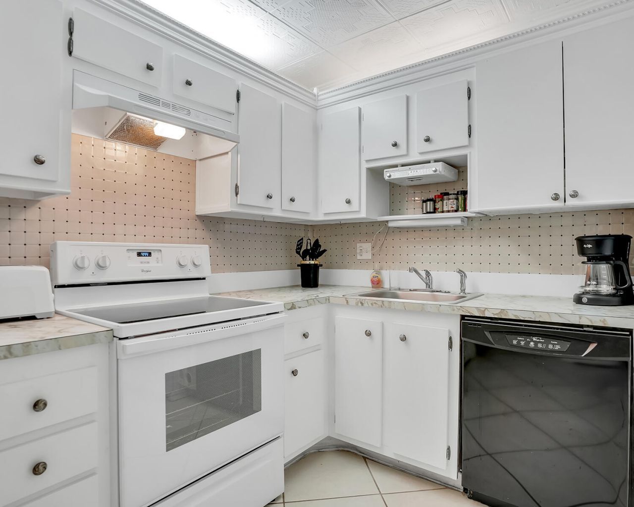 2061 NW 47th Terrace, Unit 103, Lauderhill, FL 33313 Photo