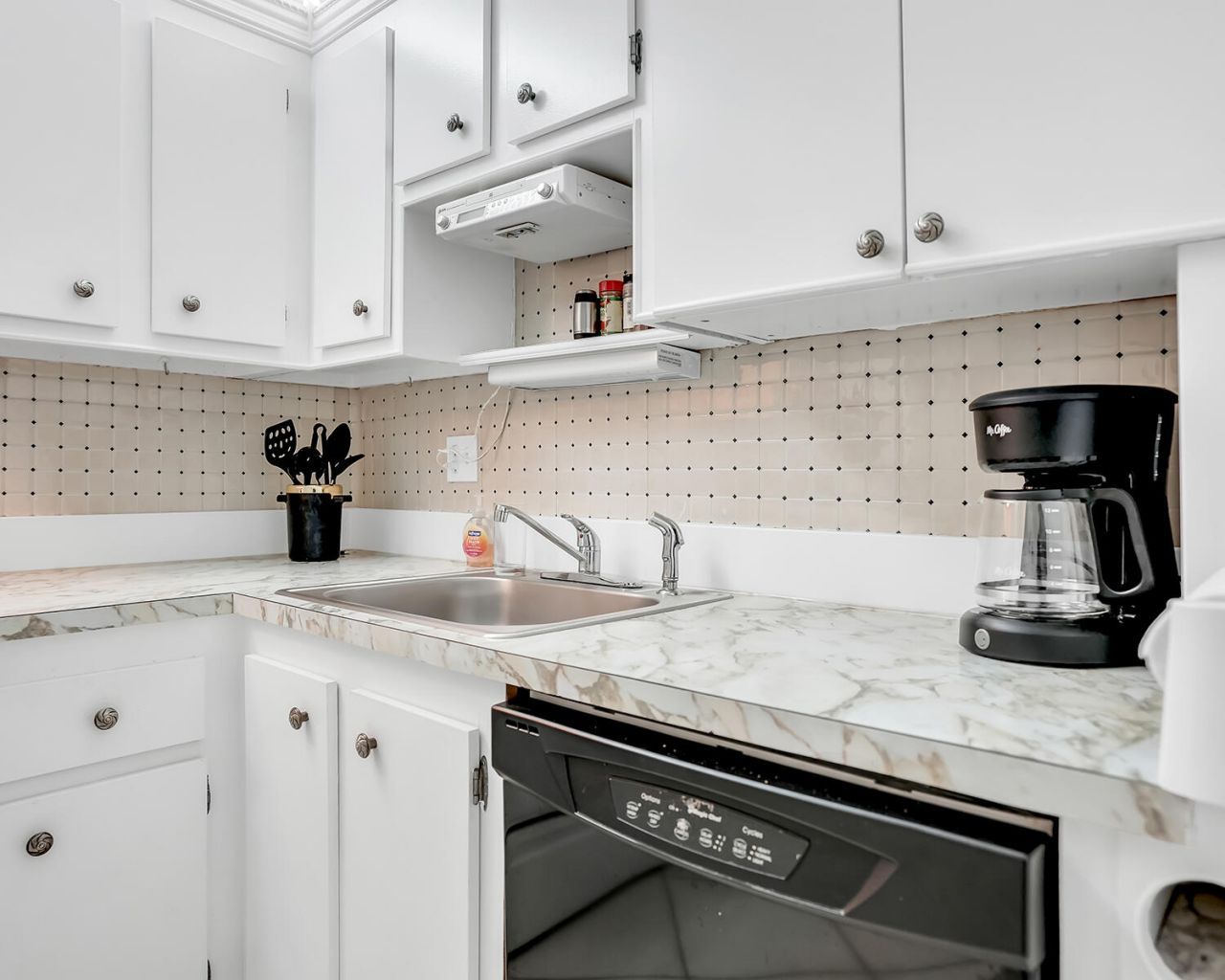 2061 NW 47th Terrace, Unit 103, Lauderhill, FL 33313 Photo