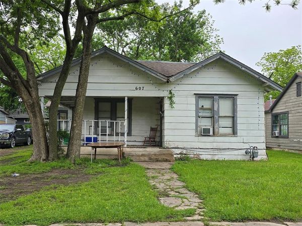 607 Moran Street , Gainesville, TX 76240
