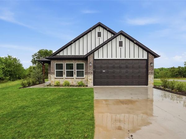 420 E Ball Street, Tom Bean, TX 75491