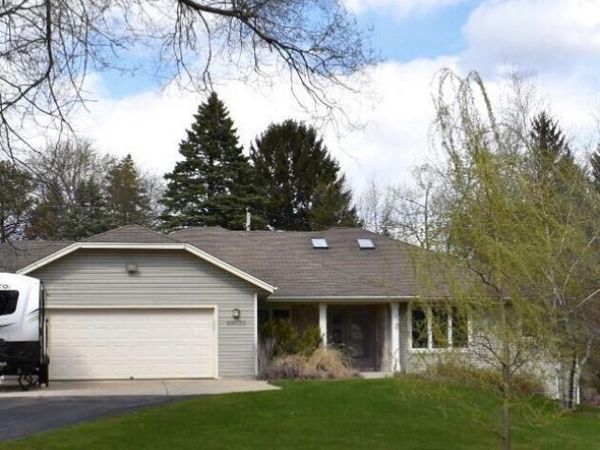 N61W16124 Hawthorne DRIVE, Menomonee Falls, WI 53051