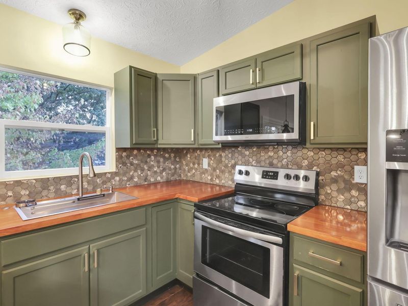 5503 Nike Drive, Hilliard, OH 43026 Photo 12