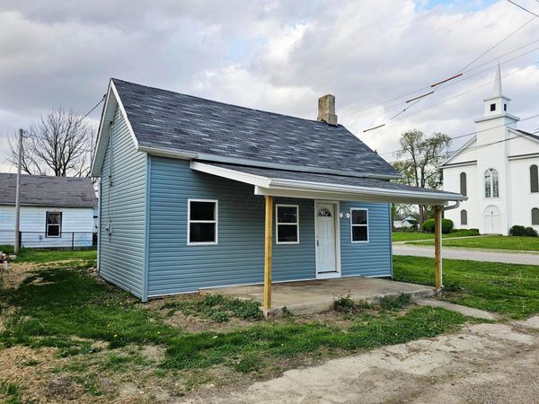 30 Market Street , Bloomingburg, OH 43106