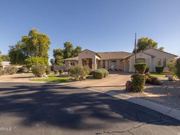 377 E CLIFTON Court, Gilbert, AZ 85295