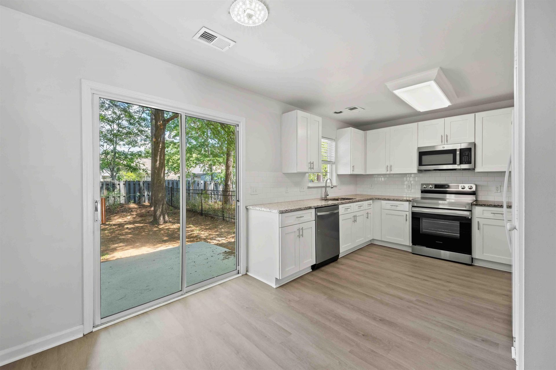 216 Barclay Dr. Photo 10