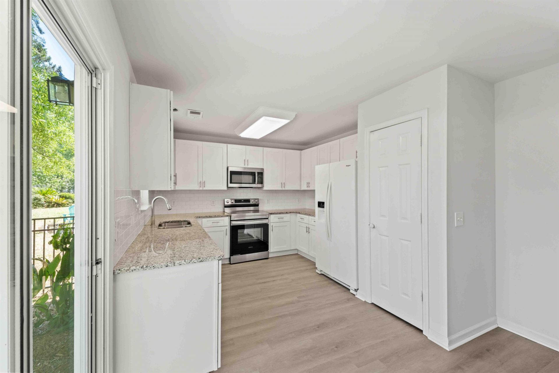 216 Barclay Dr. Photo 11