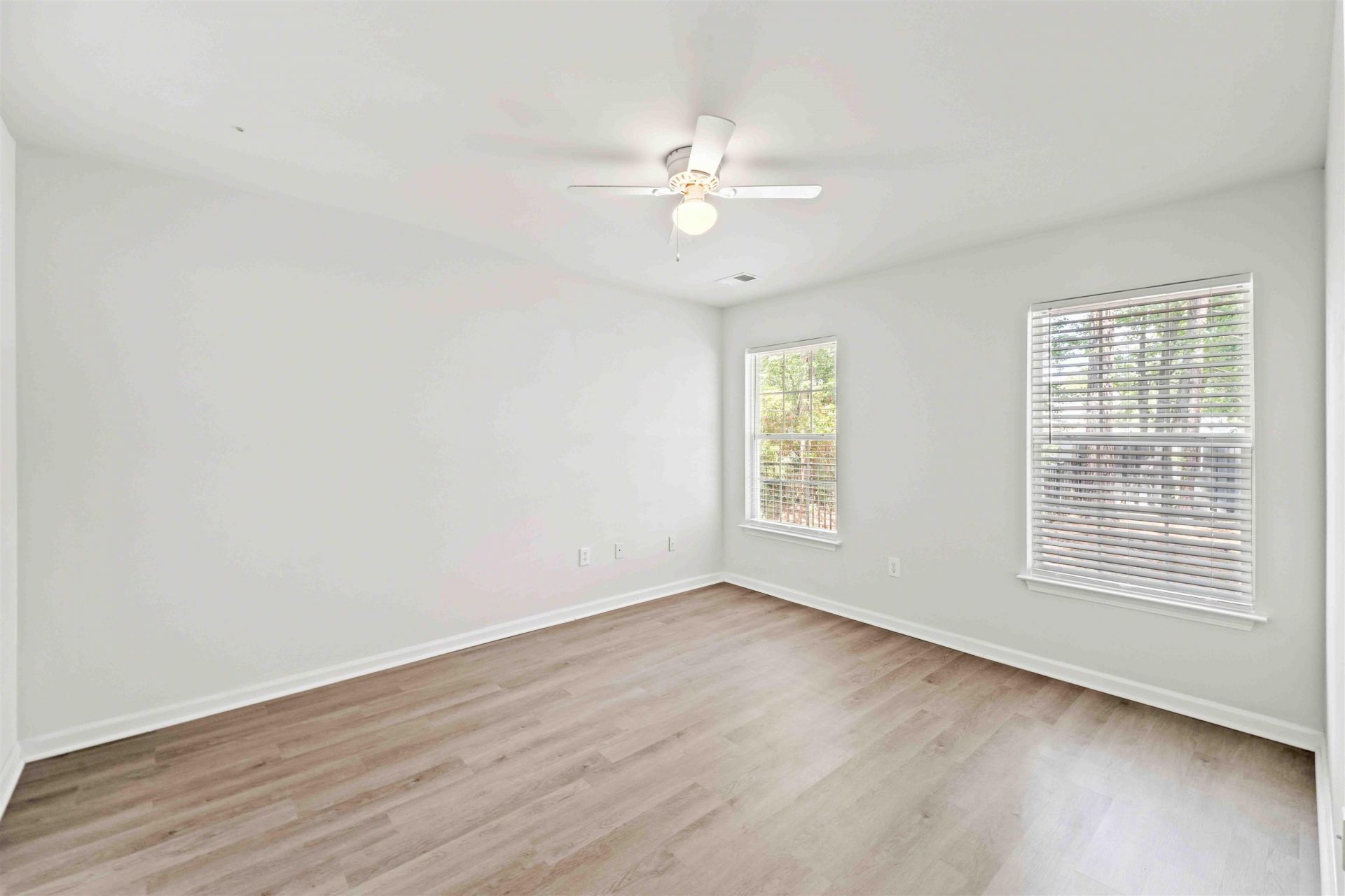 216 Barclay Dr. Photo 16