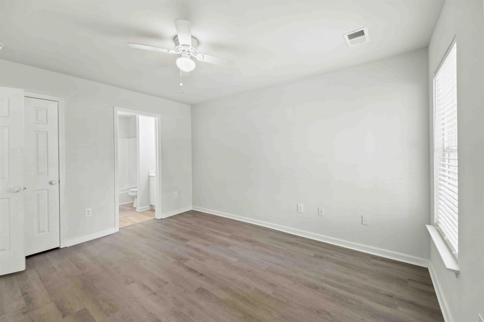 216 Barclay Dr. Photo 17