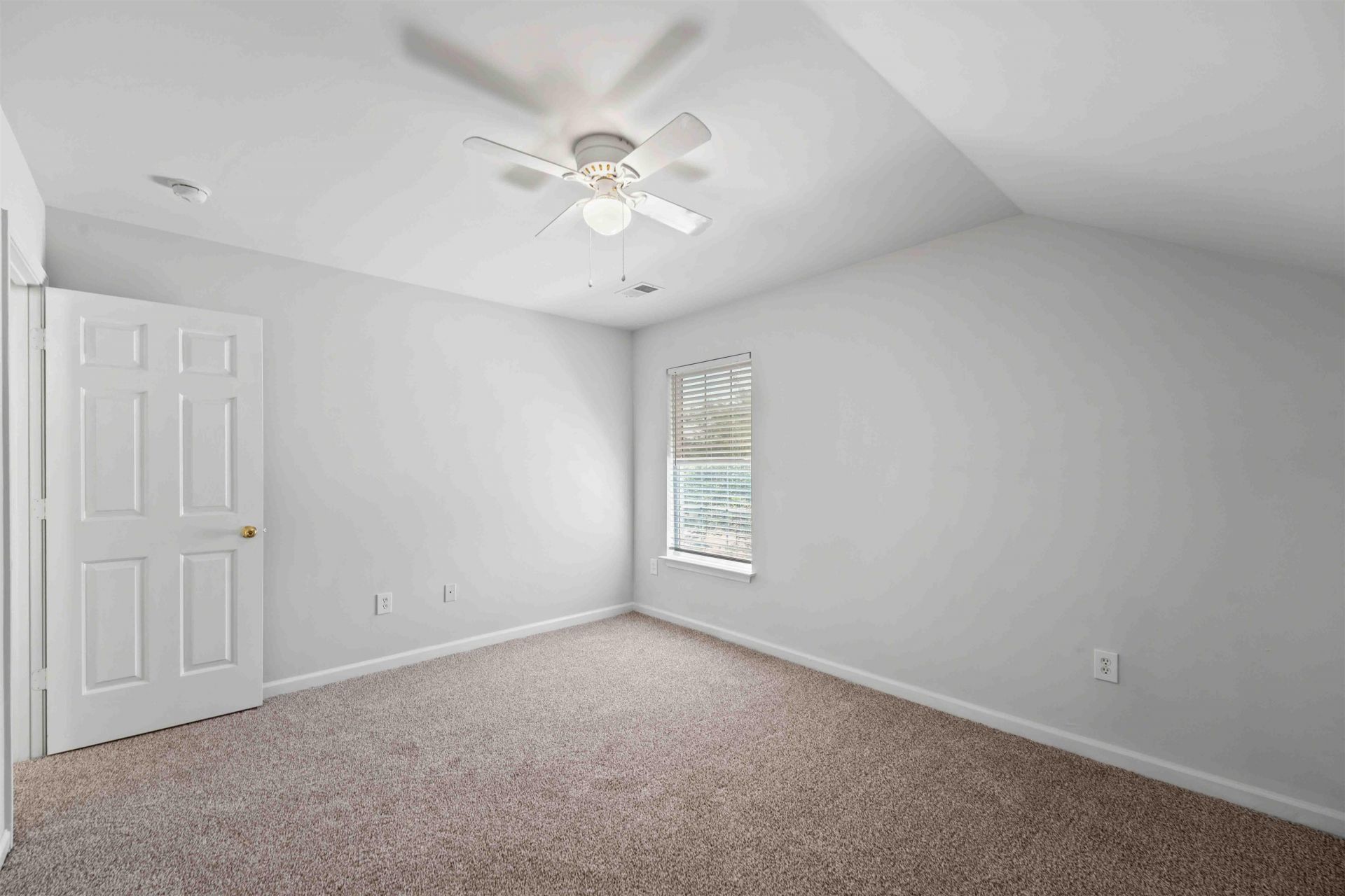 216 Barclay Dr. Photo 27