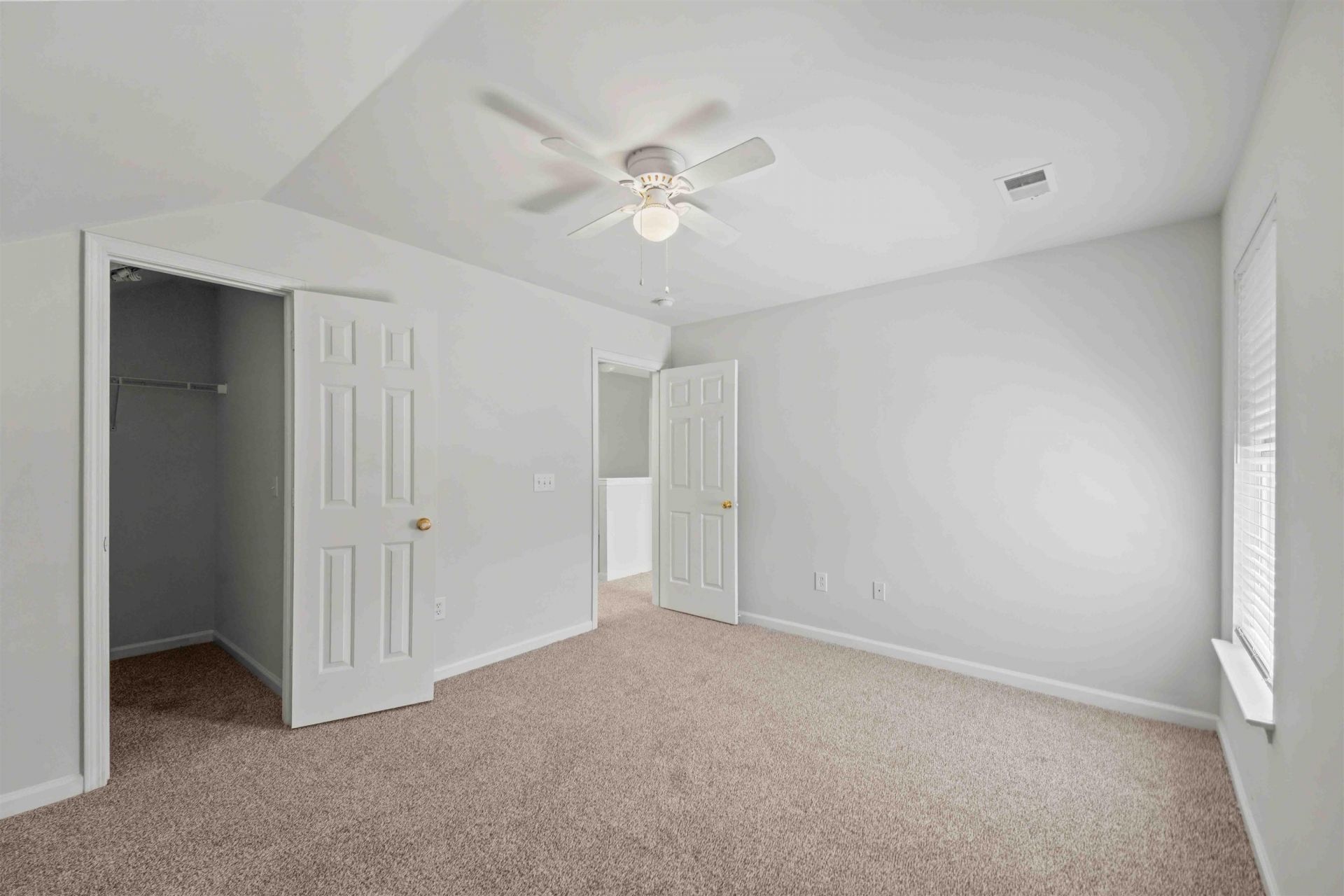 216 Barclay Dr. Photo 28