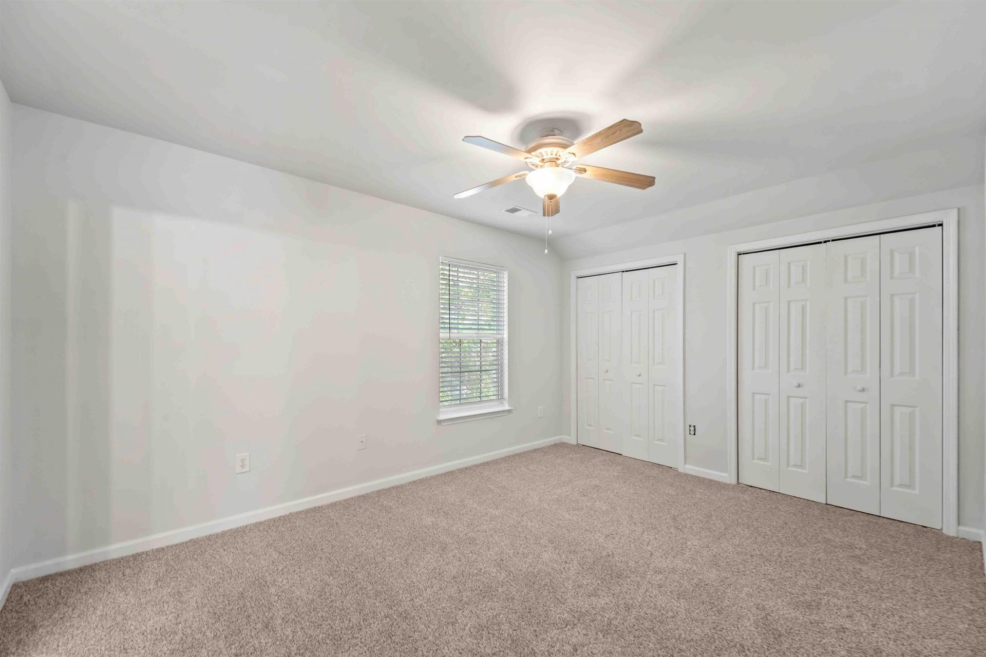 216 Barclay Dr. Photo 31