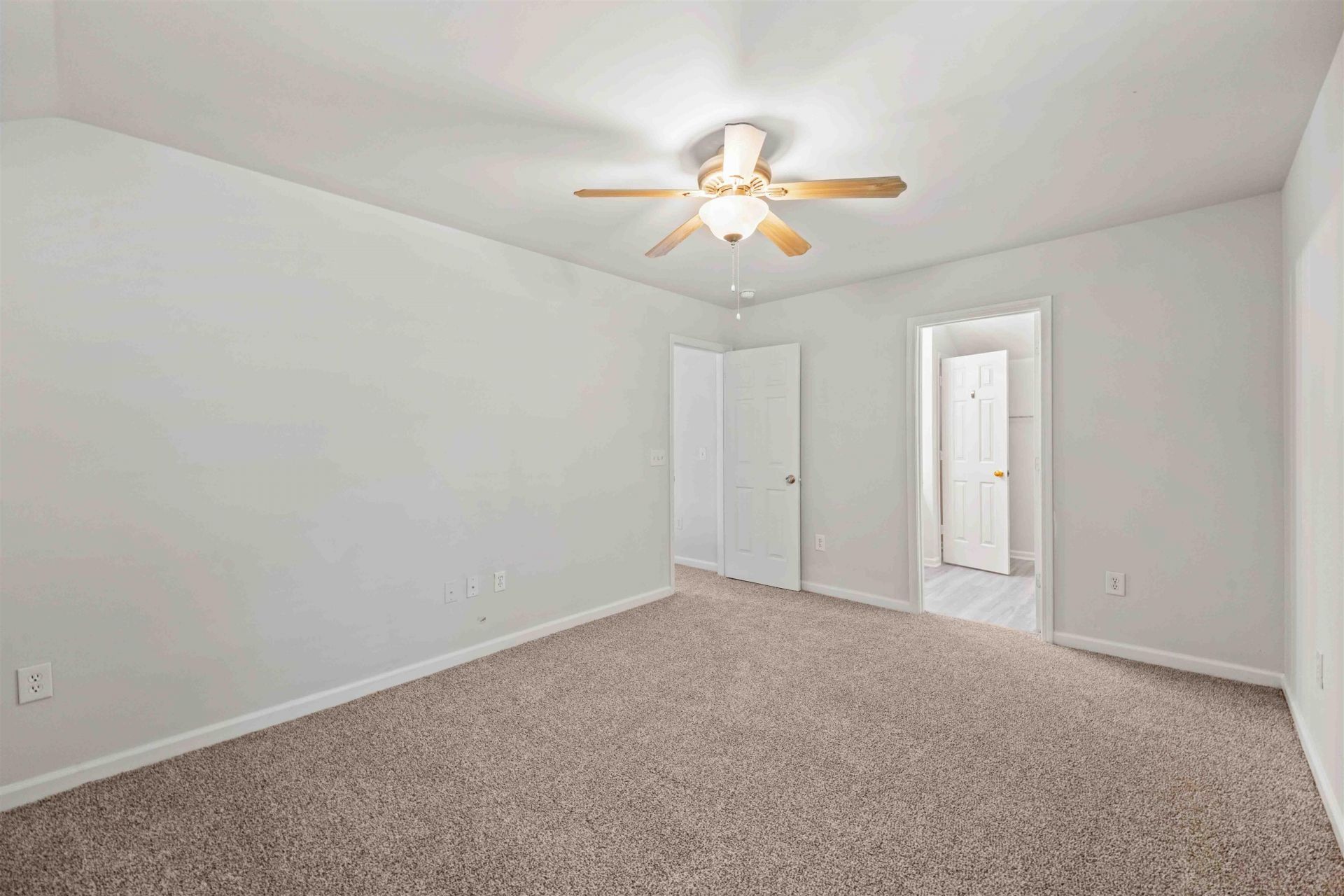 216 Barclay Dr. Photo 34