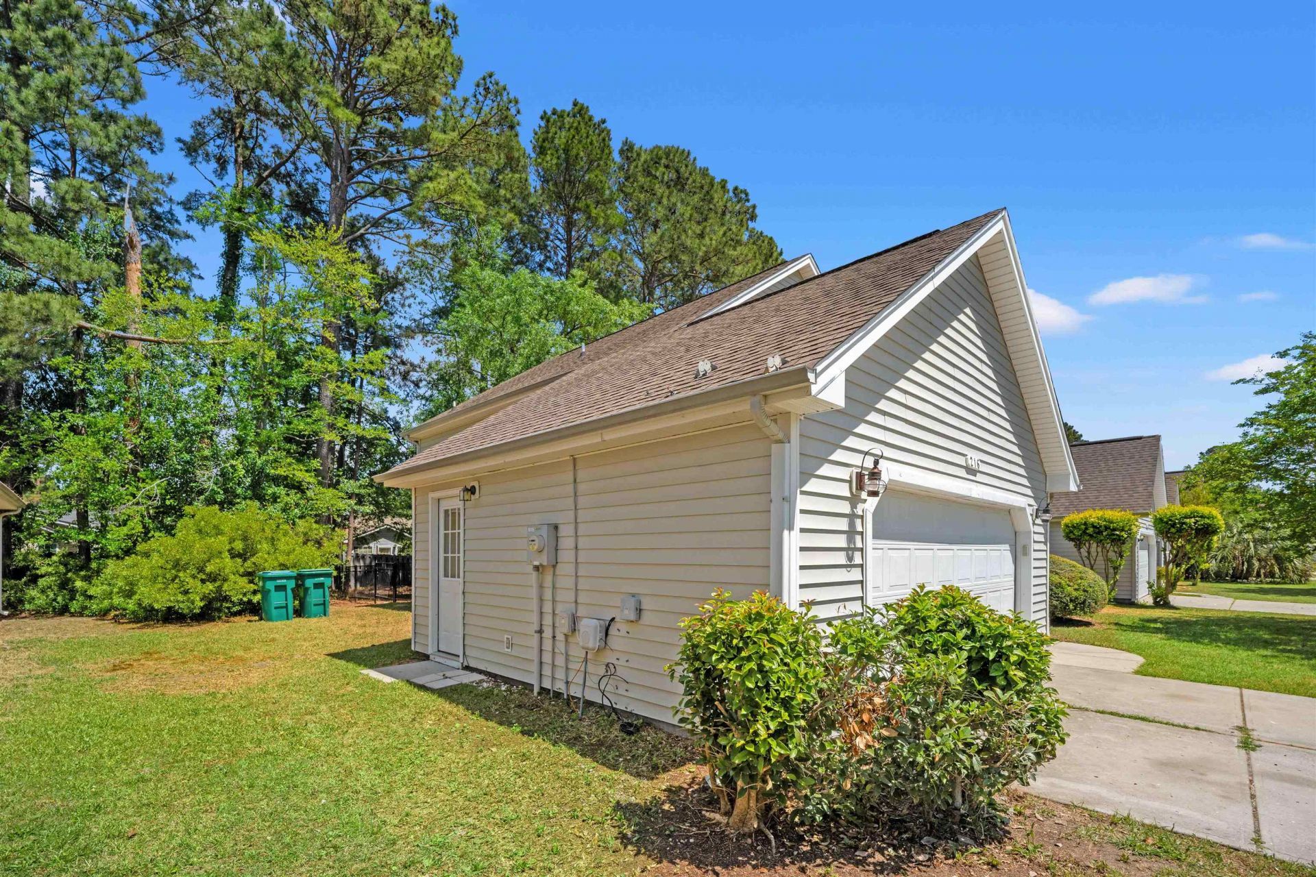 216 Barclay Dr. Photo 43