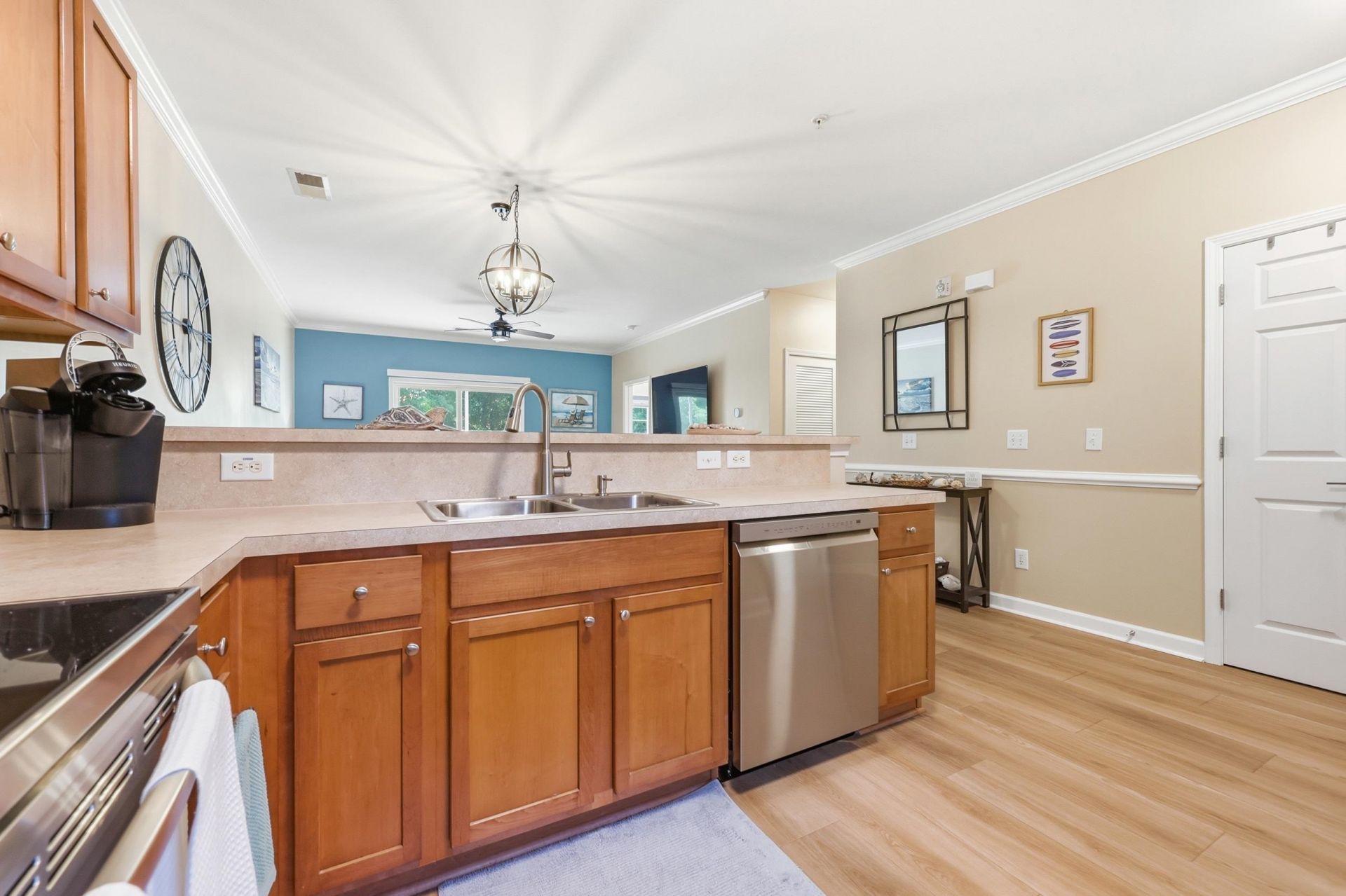 6253 Catalina Dr.  Photo 5