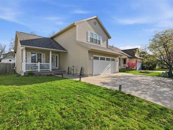 1624 Dickenson Ln, Iowa City, IA 52240