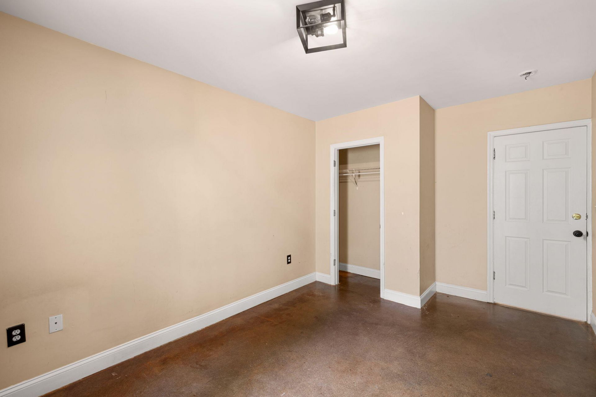 24 Strawberry Lane Photo 11