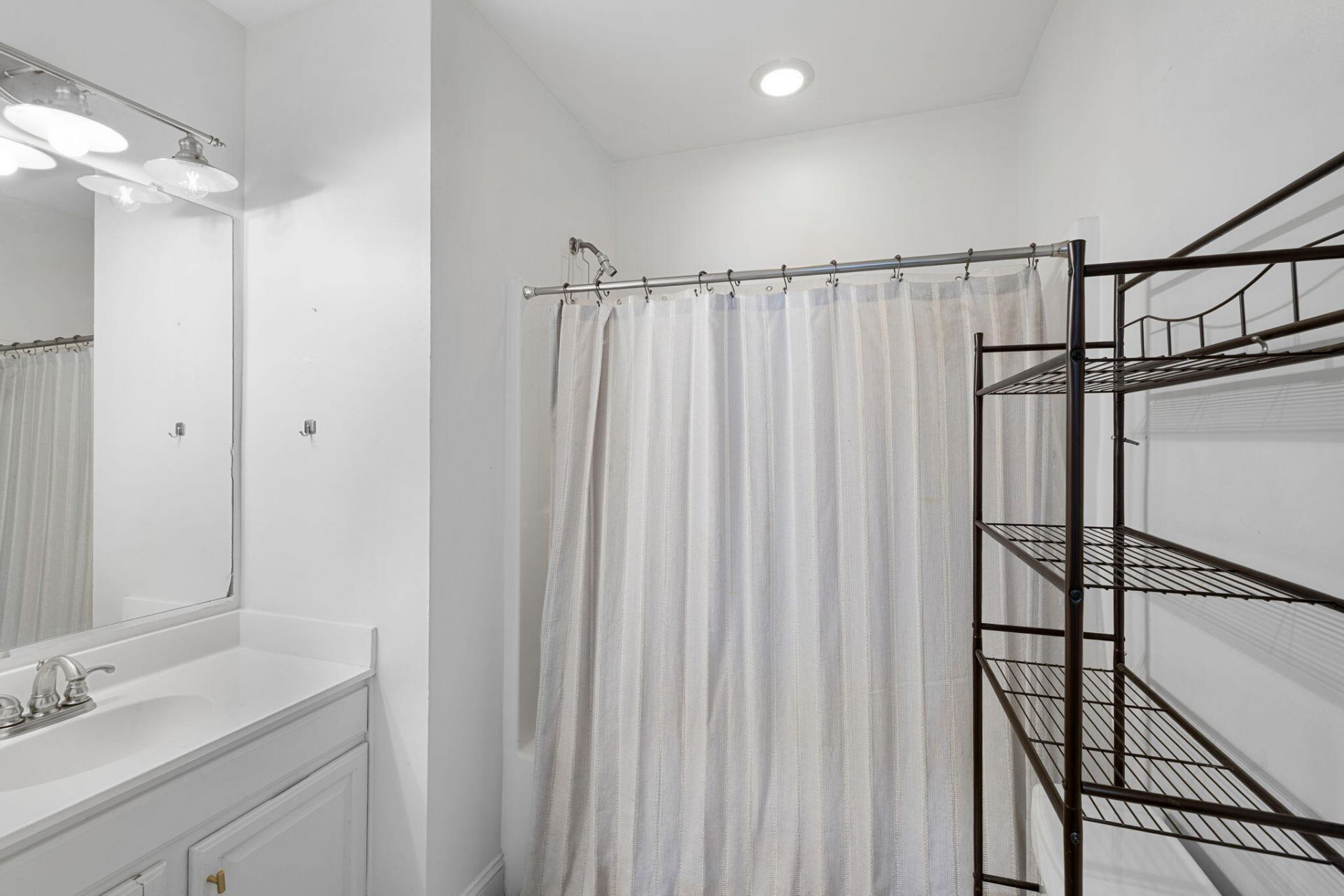 24 Strawberry Lane Photo 12