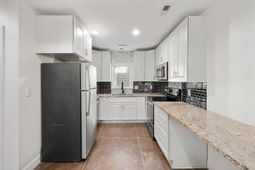 24 Strawberry Lane photo 4