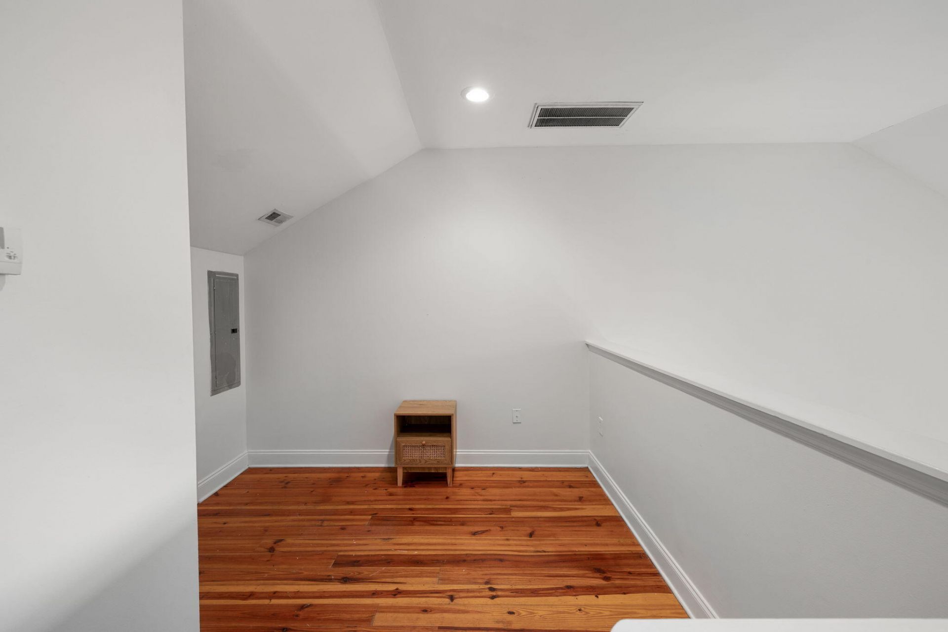 24 Strawberry Lane Photo 9