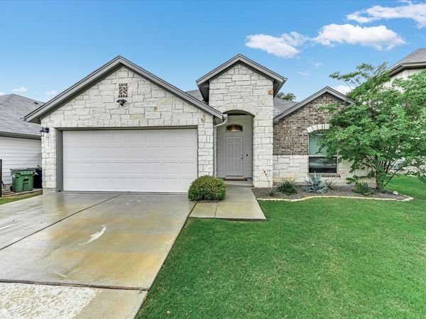 132 Walkup LN , Leander, TX 78641