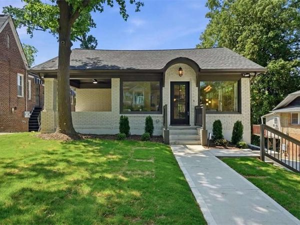 1566 Olympian Circle , Atlanta, GA 30310