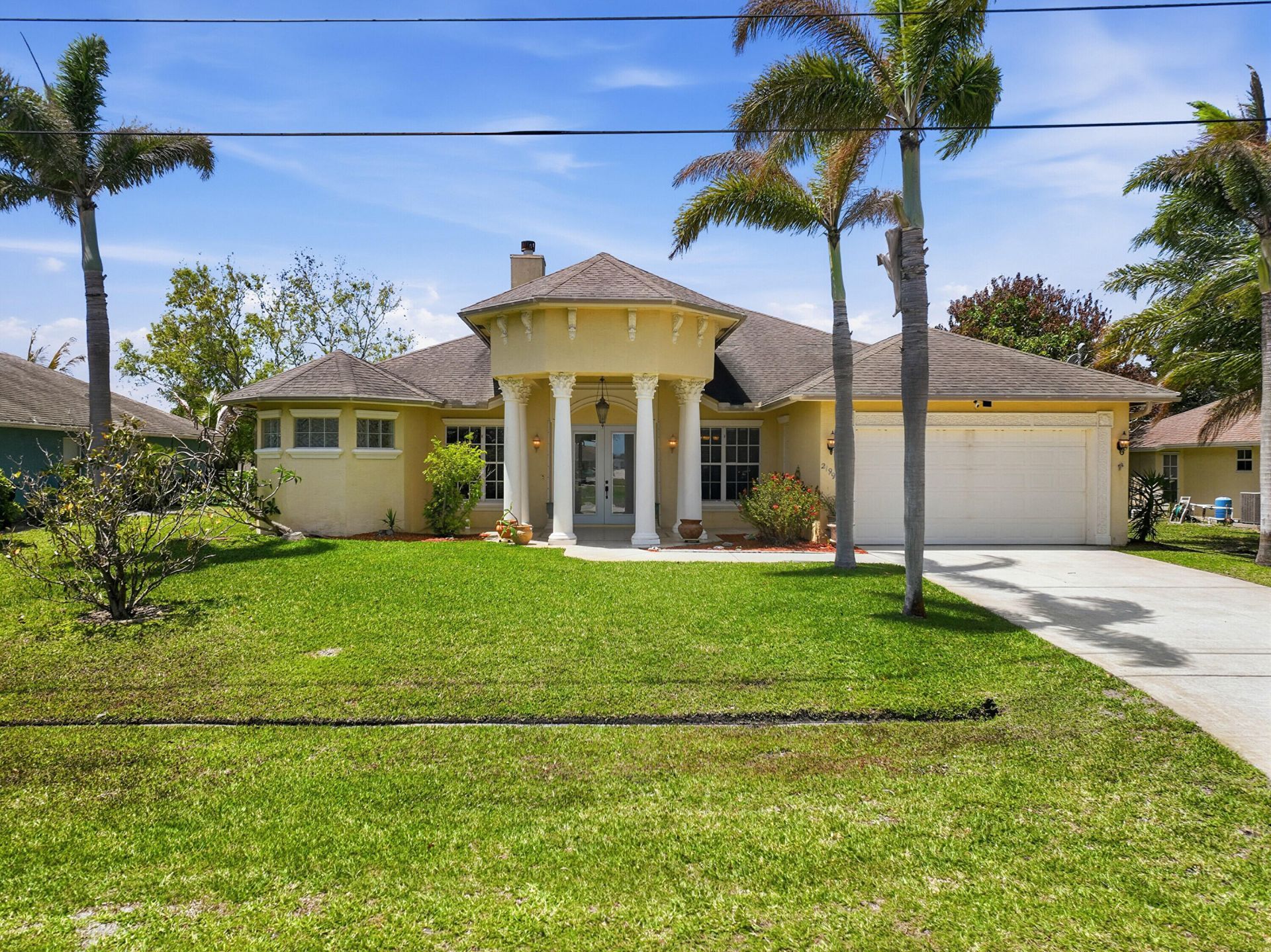 2199 SE Heathwood Circle, Port Saint Lucie, FL 34952 Photo