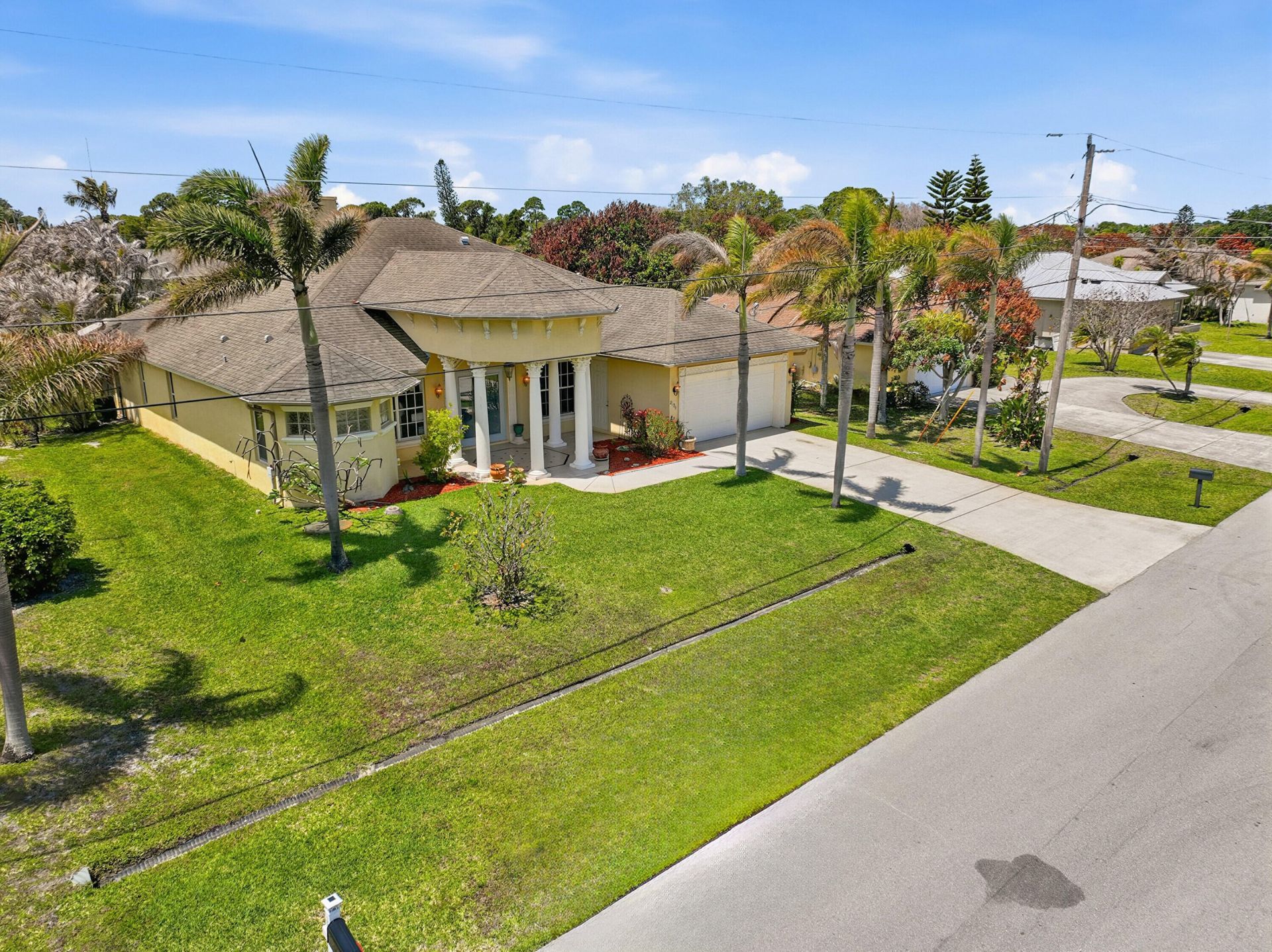 2199 SE Heathwood Circle, Port Saint Lucie, FL 34952 Photo