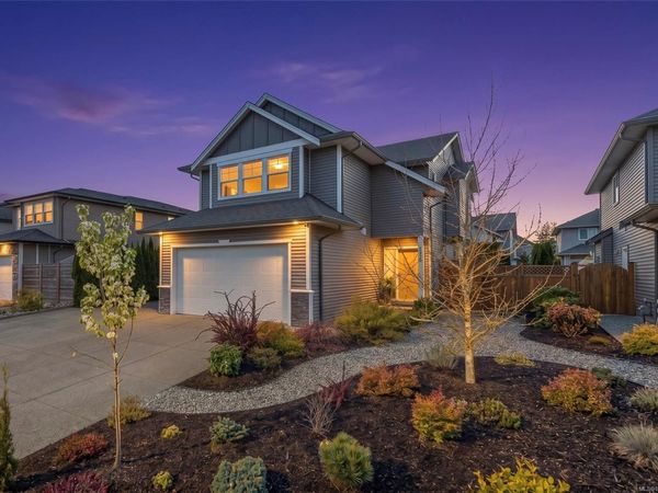 3349 Bolton St, Cumberland, BC V0R 1S0