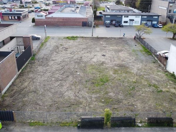 5861 York Rd, Duncan, BC V9L 3S2