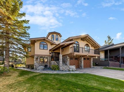 2062 Aloha Drive, South Lake Tahoe, CA 96150 Photo