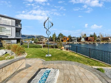 2062 Aloha Drive, South Lake Tahoe, CA 96150 Photo