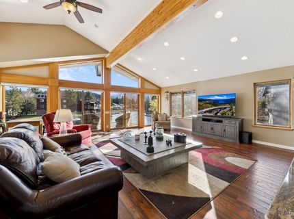 2062 Aloha Drive, South Lake Tahoe, CA 96150 Photo