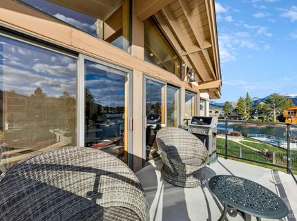 2062 Aloha Drive, South Lake Tahoe, CA 96150 Photo