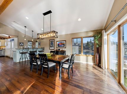 2062 Aloha Drive, South Lake Tahoe, CA 96150 Photo