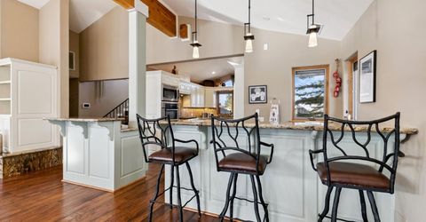 2062 Aloha Drive, South Lake Tahoe, CA 96150 Photo