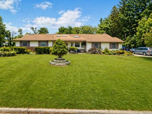 25 Northgate Drive , Syosset, NY 11791